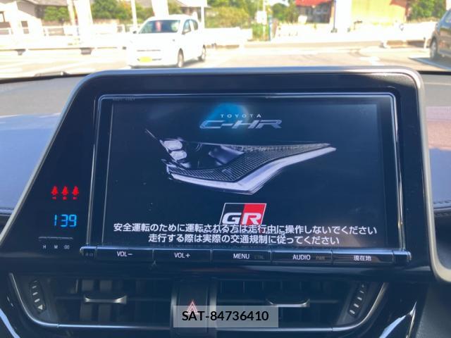 Toyota C-HR 2018-03 8813261-15