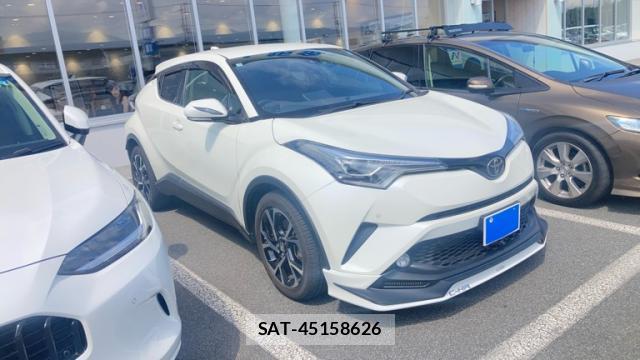 Toyota C-HR 2017-06 8813568-0