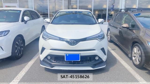 Toyota C-HR 2017-06 8813568-1