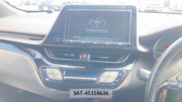 Toyota C-HR 2017-06 8813568-16