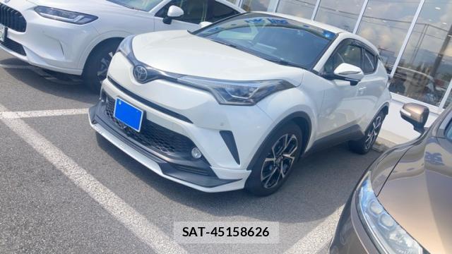 Toyota C-HR 2017-06 8813568-2