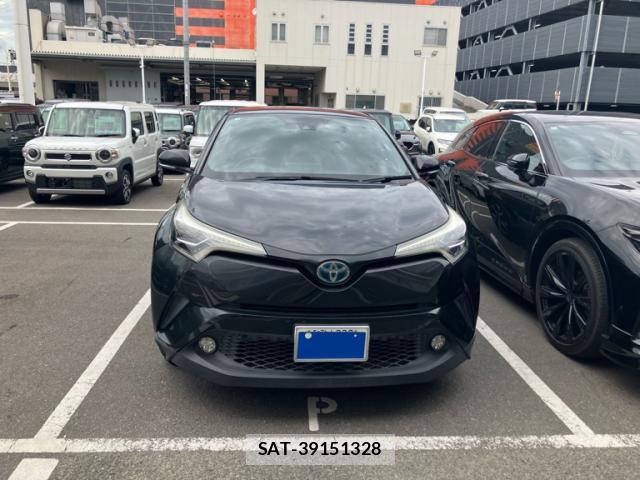 Toyota C-HR 2017-04 8813582-0