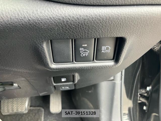 Toyota C-HR 2017-04 8813582-11