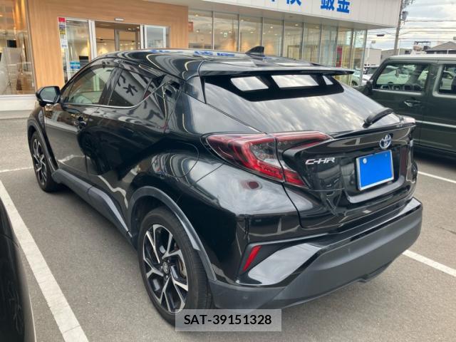 Toyota C-HR 2017-04 8813582-13