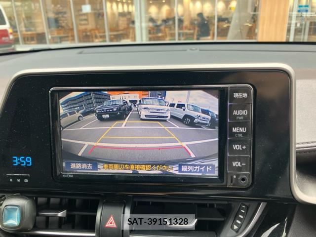 Toyota C-HR 2017-04 8813582-19