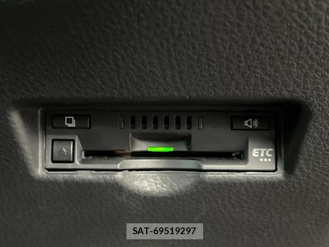 Toyota C-HR 2019-09 8813687-6