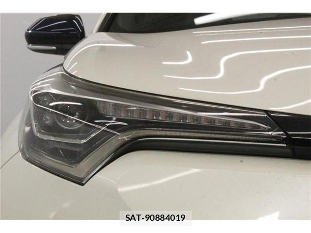 Toyota C-HR 2017-01 8814317-11