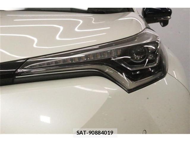 Toyota C-HR 2017-01 8814317-14