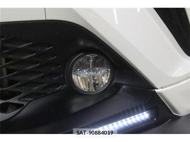 Toyota C-HR 2017-01 8814317-15