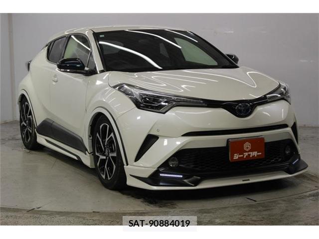 Toyota C-HR 2017-01 8814317-2