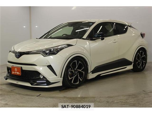 Toyota C-HR 2017-01 8814317-8