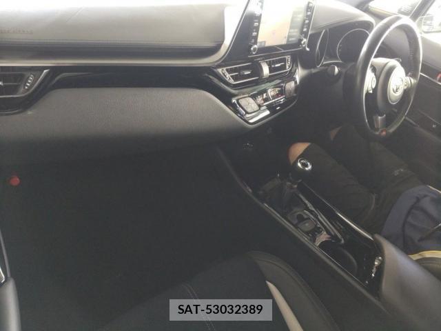 Toyota C-HR 2020-07 8814968-2
