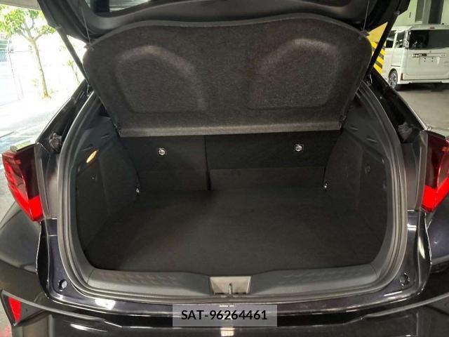 Toyota C-HR 2022-03 8815375-6