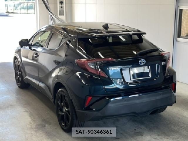 Toyota C-HR 2019-09 8815396-1