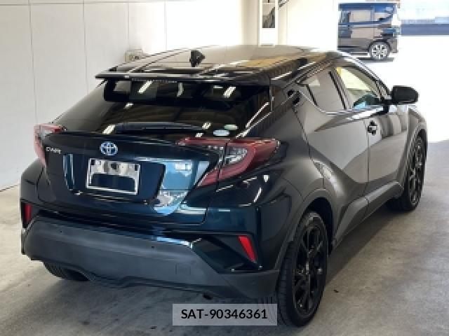 Toyota C-HR 2019-09 8815396-4