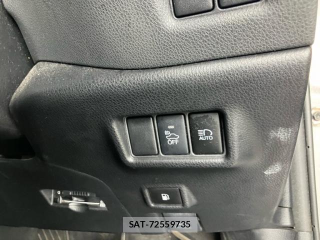 Toyota C-HR 2018-01 8815876-16