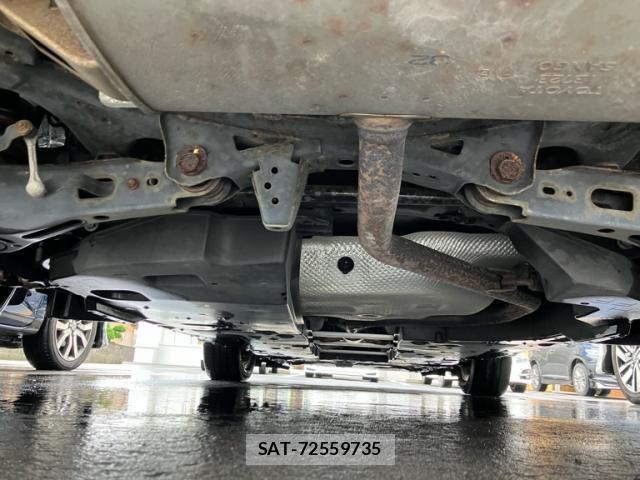 Toyota C-HR 2018-01 8815876-4