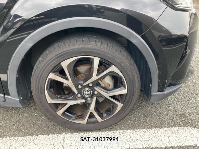Toyota C-HR 2020-06 8816100-12