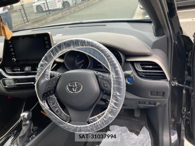 Toyota C-HR 2020-06 8816100-15