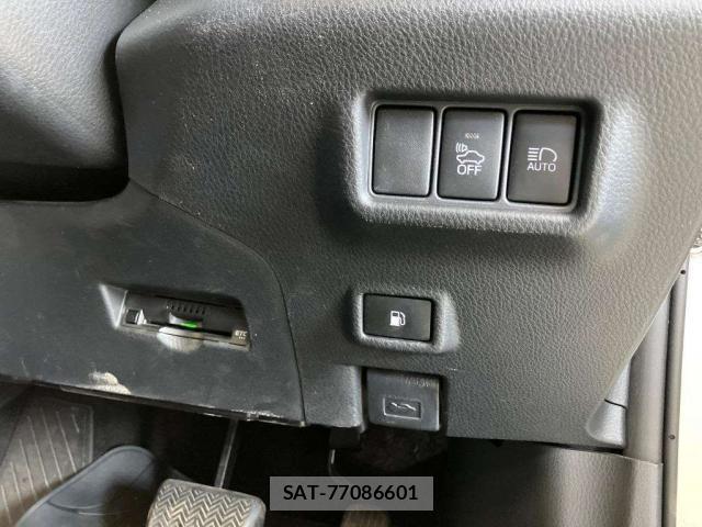 Toyota C-HR 2019-07 8816161-12