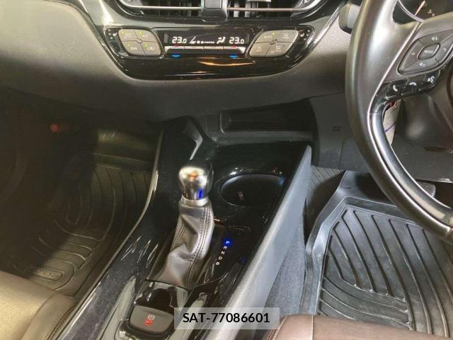 Toyota C-HR 2019-07 8816161-3