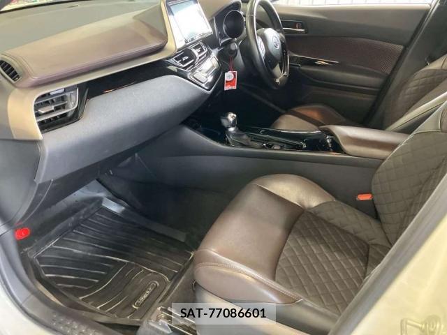 Toyota C-HR 2019-07 8816161-4