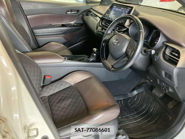 Toyota C-HR 2019-07 8816161-8