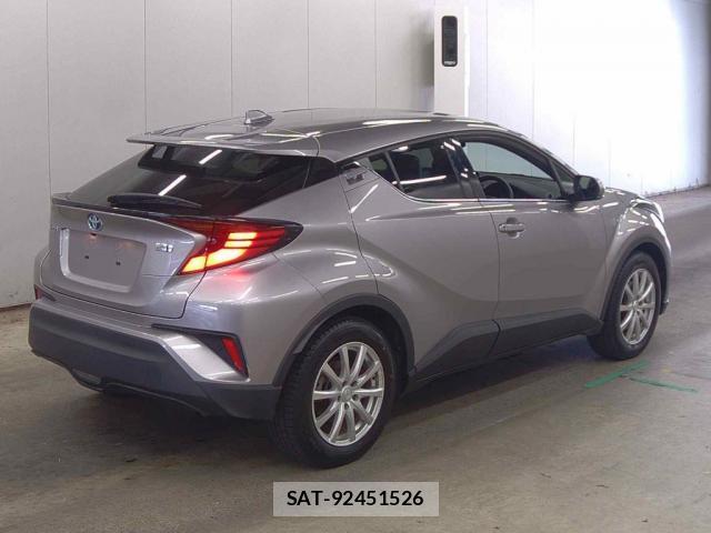 Toyota C-HR 2021-11 8816208-1