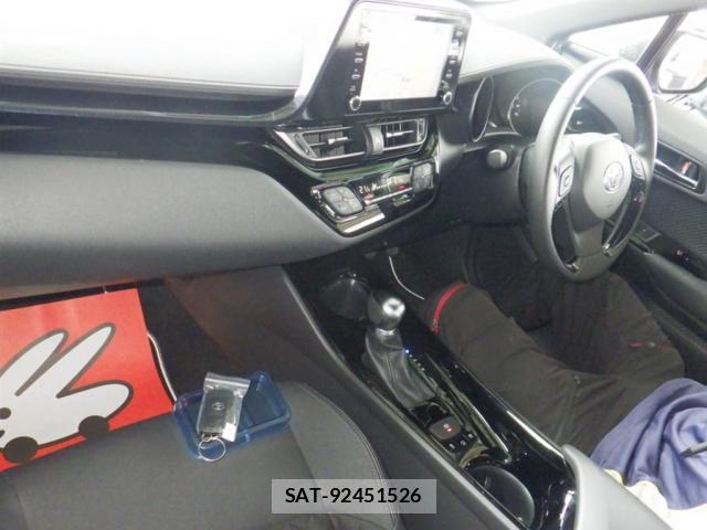 Toyota C-HR 2021-11 8816208-2