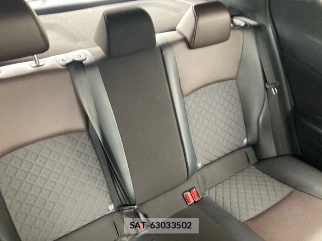 Toyota C-HR 2018-02 8816265-10