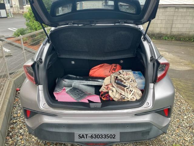 Toyota C-HR 2018-02 8816265-16