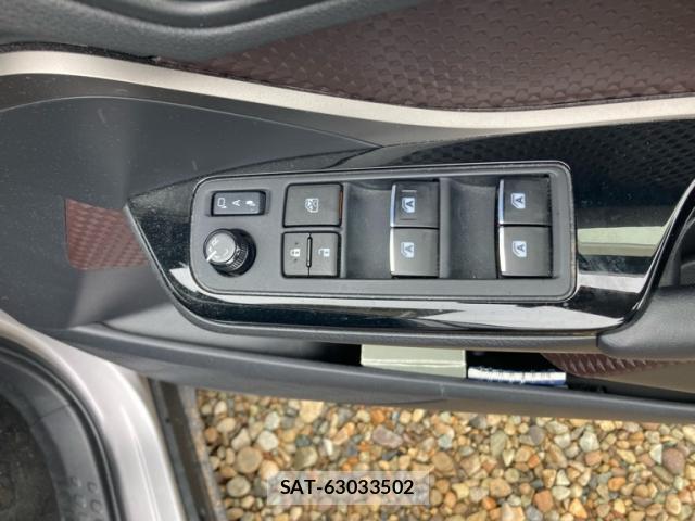Toyota C-HR 2018-02 8816265-5