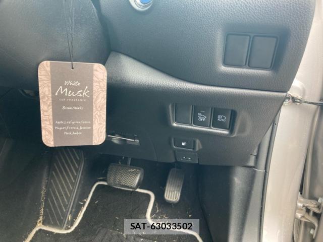 Toyota C-HR 2018-02 8816265-6