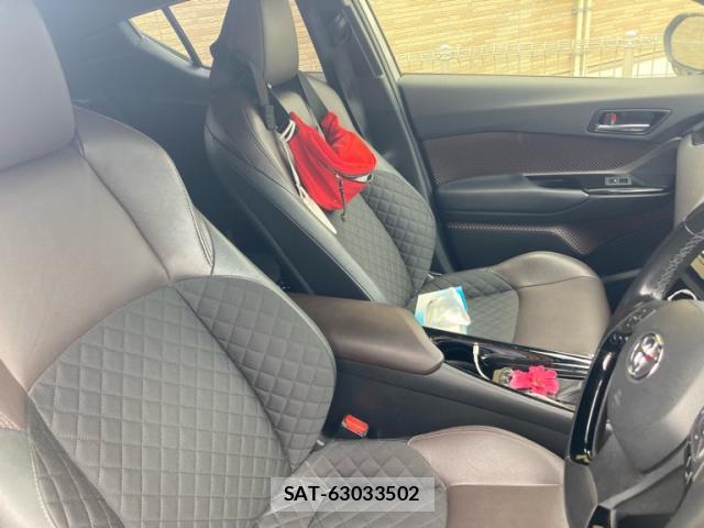 Toyota C-HR 2018-02 8816265-9