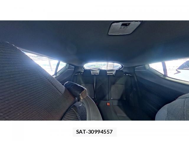 Toyota C-HR 2018-01 8817323-6