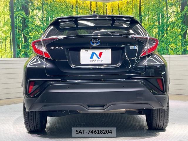 Toyota C-HR 2017-04 8817552-14