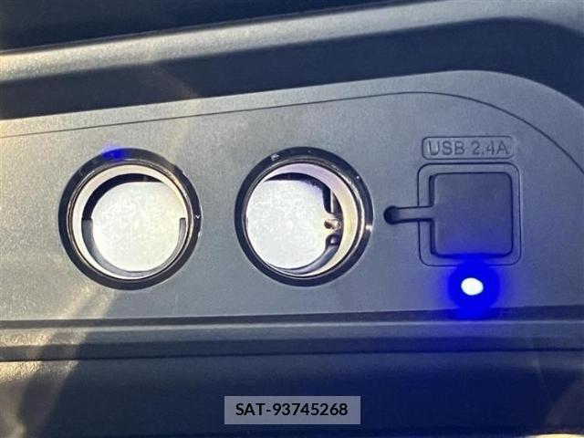 Toyota C-HR 2016-12 8817942-13