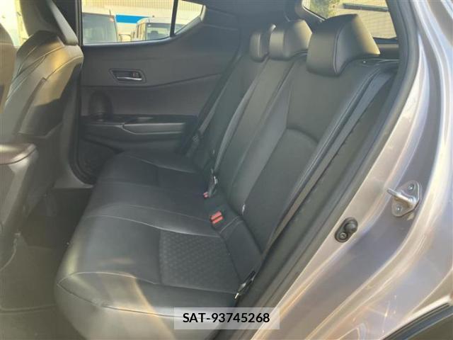 Toyota C-HR 2016-12 8817942-5