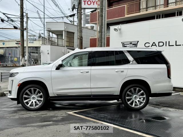 Cadillac ESCALADE 2022-12 8817611-11