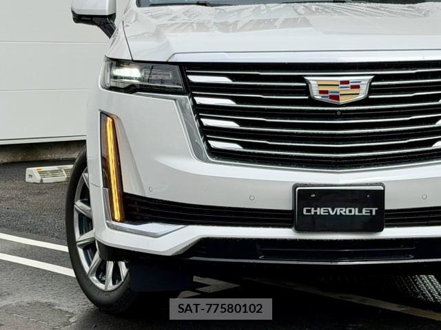 Cadillac ESCALADE 2022-12 8817611-13