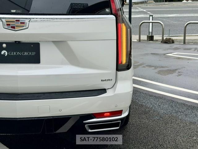 Cadillac ESCALADE 2022-12 8817611-14