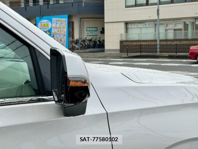 Cadillac ESCALADE 2022-12 8817611-16