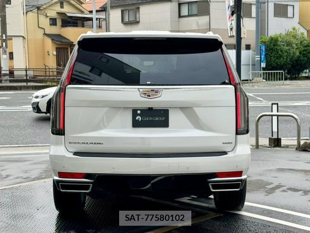 Cadillac ESCALADE 2022-12 8817611-7