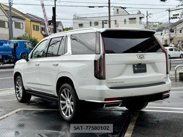 Cadillac ESCALADE 2022-12 8817611-8