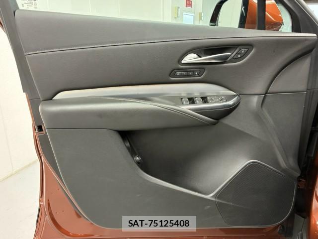 Cadillac XT4 2021-04 8814344-13
