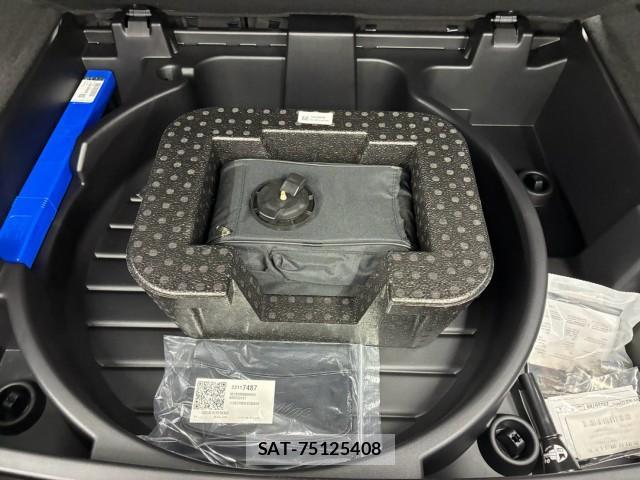 Cadillac XT4 2021-04 8814344-15