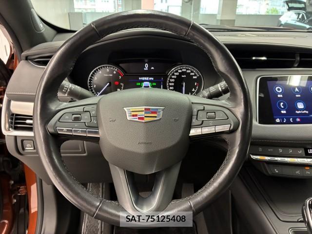 Cadillac XT4 2021-04 8814344-9