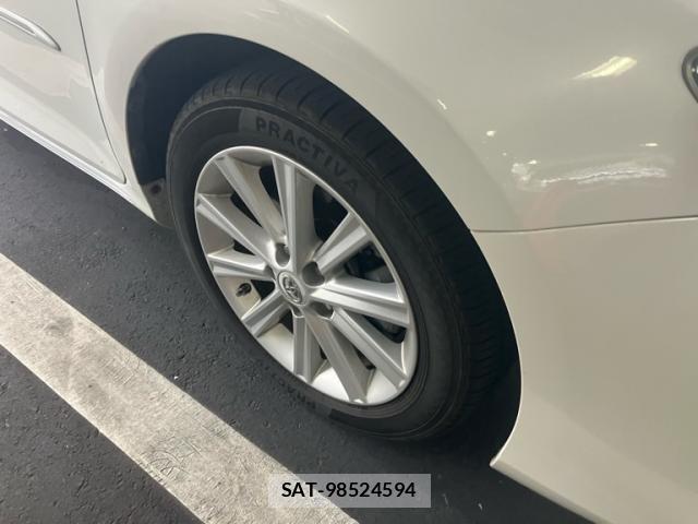 Toyota CAMRY 2012-01 8814180-2
