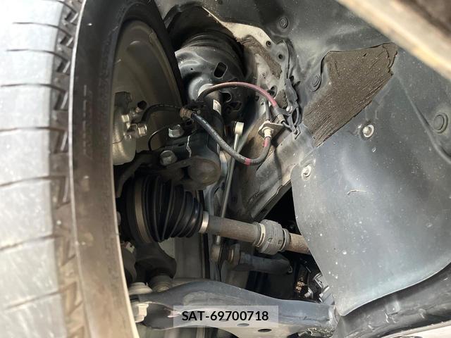 Toyota CAMRY 2021-12 8817207-19