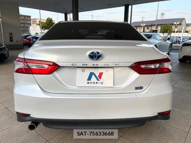 Toyota CAMRY 2018-01 8817210-11